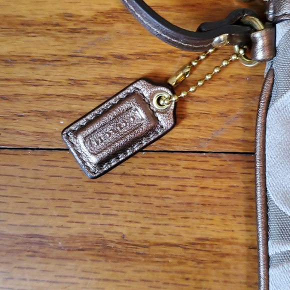 EUC Coach Flower Clutch - Picture 3 of 6